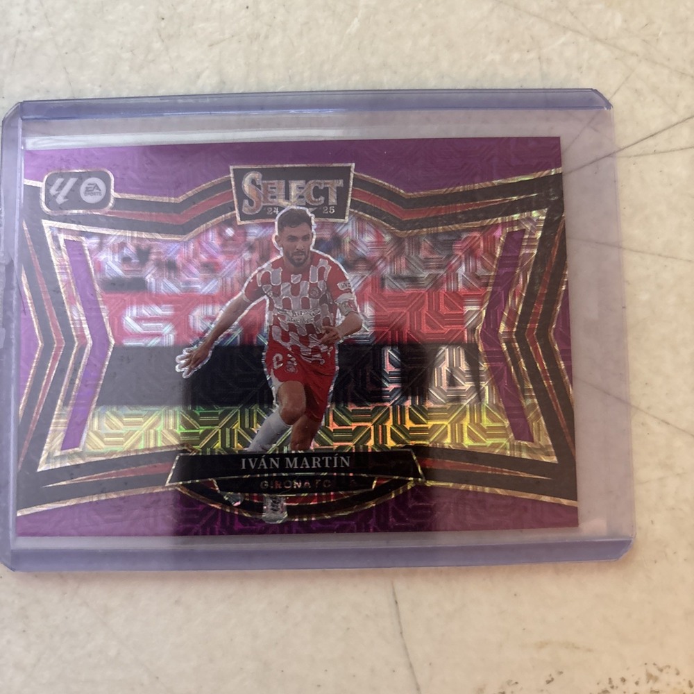 2024-25 Panini Select La Liga Purple Mojo Prizm Field‎ Level #221 Ivan Martin